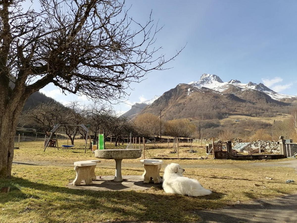 Aux d'Estaing Croisés, Gîte de montagne accessible à tous Esterno foto
